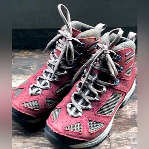 Vasque 7189 Women’s Burgundy Leather Hiking Talus Rum Raisin GTX Boots Sz 9.5(W)